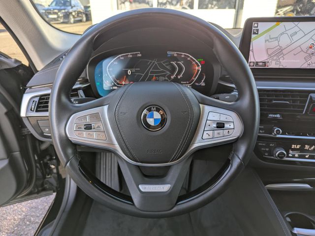 BMW 520 d Sports.Leder HUD ACC Kamera Laser HiFi AHK Bluetooth Navi Vollleder Klima PDC el. Fenster Ansicht 12 für Fahrzeugdetailseite