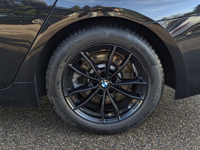 BMW 520 d Sports.Leder HUD ACC Kamera Laser HiFi AHK Bluetooth Navi Vollleder Klima PDC el. Fenster Ansicht 9 für Fahrzeugdetailseite