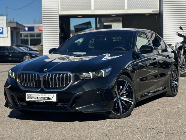BMW 540 d xDr.M Sport ACC SuView Sitzbel.B+W.AHK 20 Sportpaket Bluetooth HUD Navi LED Vollleder Klima PDC Ansicht 2 für Fahrzeugdetailseite