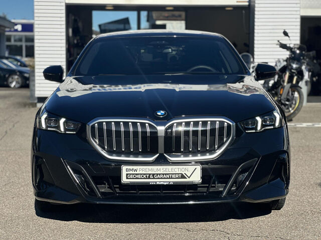 BMW 540 d xDr.M Sport ACC SuView Sitzbel.B+W.AHK 20 Sportpaket Bluetooth HUD Navi LED Vollleder Klima PDC Ansicht 3 für Fahrzeugdetailseite