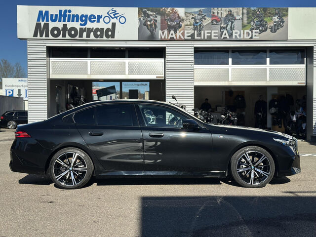 BMW 540 d xDr.M Sport ACC SuView Sitzbel.B+W.AHK 20 Sportpaket Bluetooth HUD Navi LED Vollleder Klima PDC Ansicht 5 für Fahrzeugdetailseite