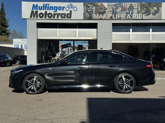 BMW 540 d xDr.M Sport ACC SuView Sitzbel.B+W.AHK 20 Sportpaket Bluetooth HUD Navi LED Vollleder Klima PDC Ansicht 6 für Fahrzeugdetailseite