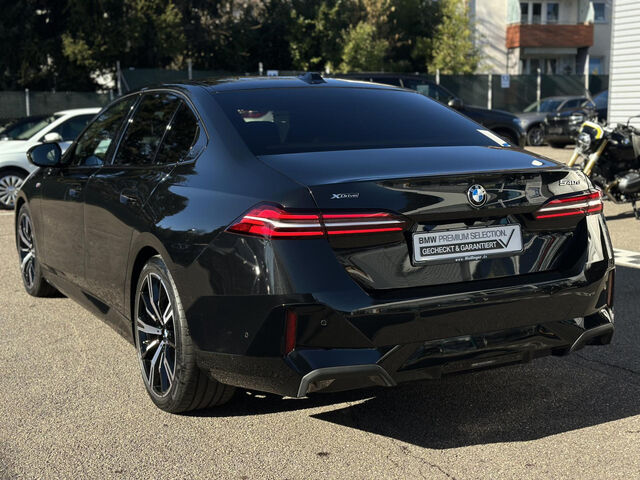 BMW 540 d xDr.M Sport ACC SuView Sitzbel.B+W.AHK 20 Sportpaket Bluetooth HUD Navi LED Vollleder Klima PDC Ansicht 9 für Fahrzeugdetailseite