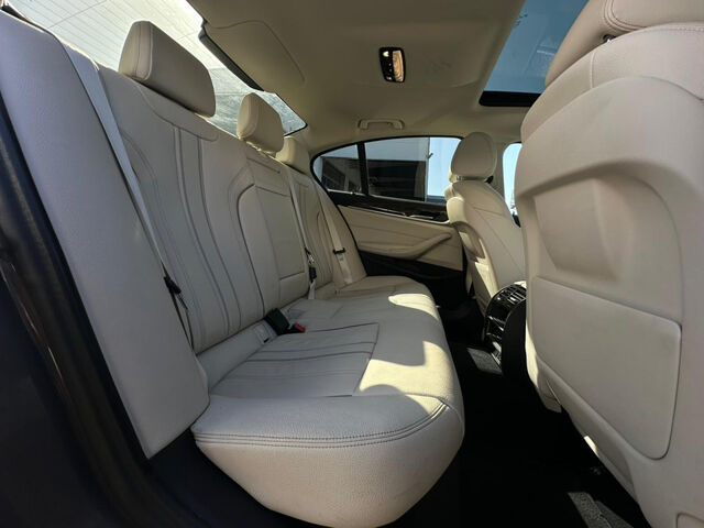 BMW 530 i xDr.Sports.HUD ACC GlasD.Intel-Aktivl.HiFi Bluetooth Navi LED Vollleder Klima Aktivlenkung PDC Ansicht 10 für Fahrzeugdetailseite