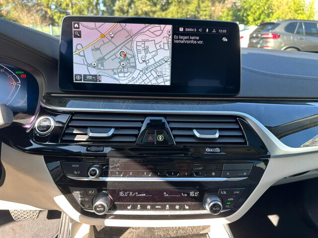 BMW 530 i xDr.Sports.HUD ACC GlasD.Intel-Aktivl.HiFi Bluetooth Navi LED Vollleder Klima Aktivlenkung PDC Ansicht 14 für Fahrzeugdetailseite