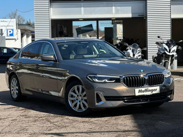 BMW 530 i xDr.Sports.HUD ACC GlasD.Intel-Aktivl.HiFi Bluetooth Navi LED Vollleder Klima Aktivlenkung PDC Ansicht 4 für Fahrzeugdetailseite