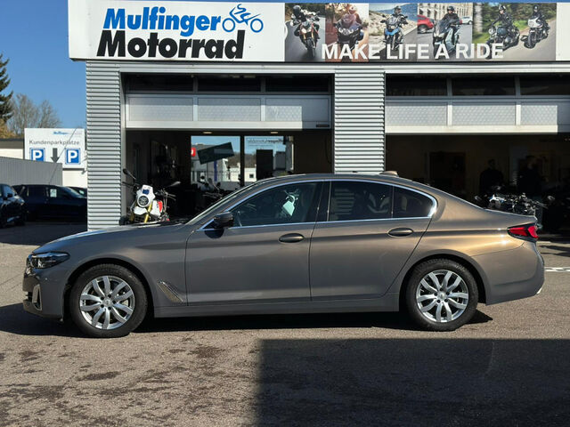 BMW 530 i xDr.Sports.HUD ACC GlasD.Intel-Aktivl.HiFi Bluetooth Navi LED Vollleder Klima Aktivlenkung PDC Ansicht 5 für Fahrzeugdetailseite