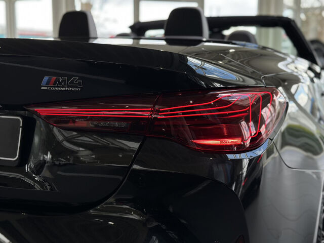 BMW M4 Competition Cabrio M xDrive Ultimate Carbon Sportpaket Bluetooth HUD Navi LED Vollleder Klima PDC Ansicht 8 für Fahrzeugdetailseite