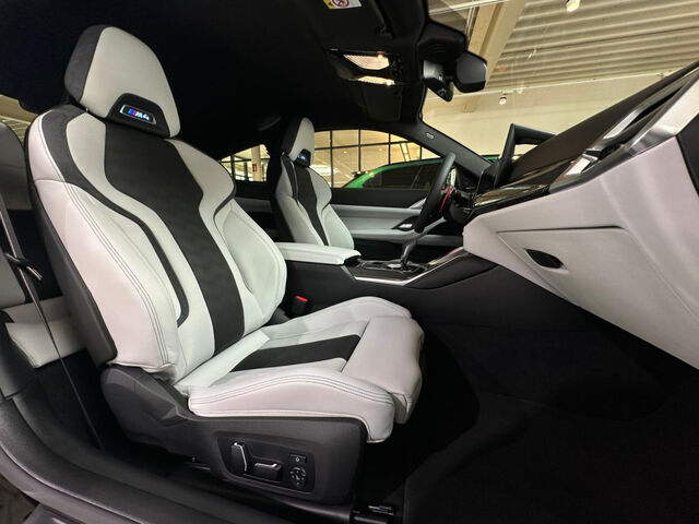 BMW M4 Competition CoupÃ© M xDrive Ultimate Carbon 20 Sportpaket Bluetooth HUD Navi LED Vollleder Klim Ansicht 10 für Fahrzeugdetailseite