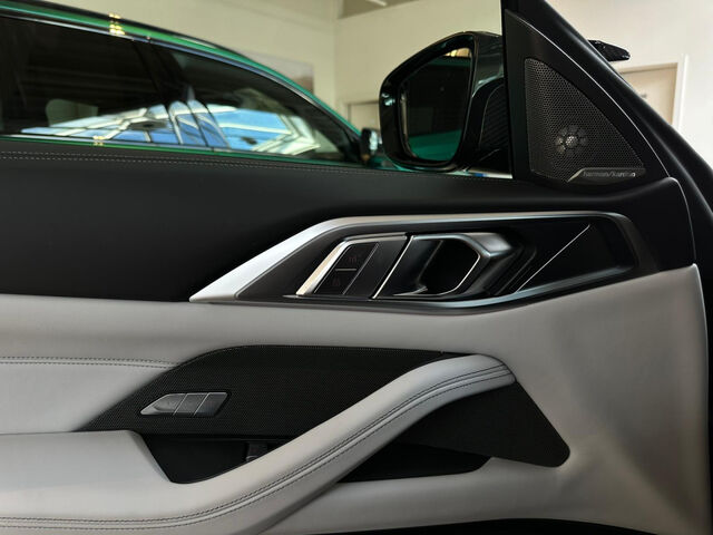 BMW M4 Competition CoupÃ© M xDrive Ultimate Carbon 20 Sportpaket Bluetooth HUD Navi LED Vollleder Klim Ansicht 14 für Fahrzeugdetailseite