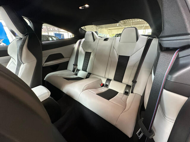 BMW M4 Competition CoupÃ© M xDrive Ultimate Carbon 20 Sportpaket Bluetooth HUD Navi LED Vollleder Klim Ansicht 9 für Fahrzeugdetailseite