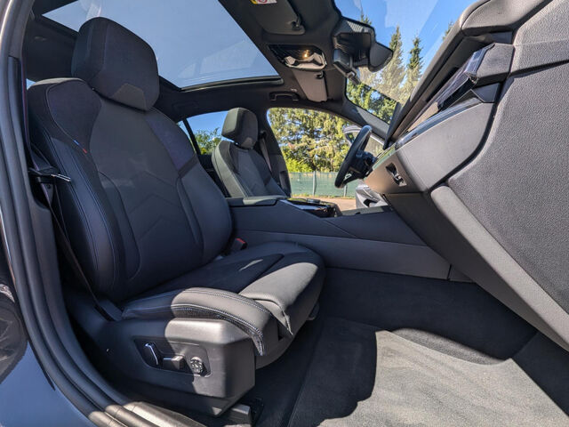BMW 550 e xDr.M Sport Pro IntAktL.PanoD.ACC 360Â°AHK Sportpaket Bluetooth HUD Navi LED Klima Aktivlenku Ansicht 11 für Fahrzeugdetailseite