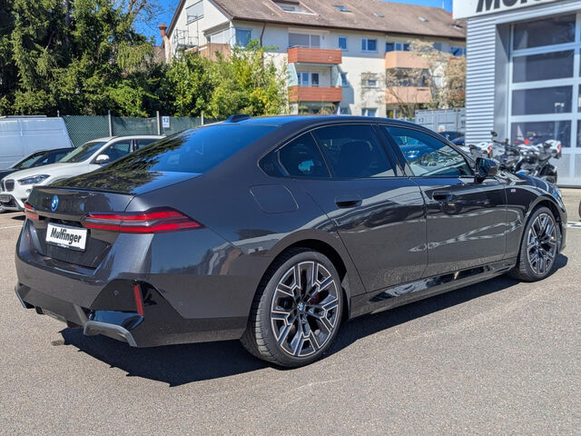 BMW 550 e xDr.M Sport Pro IntAktL.PanoD.ACC 360Â°AHK Sportpaket Bluetooth HUD Navi LED Klima Aktivlenku Ansicht 9 für Fahrzeugdetailseite