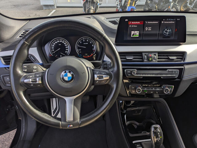 BMW X1 xDrive20i M Sport HUD ACC Kamera HiFi Navi19 Sportpaket Bluetooth Navi LED Klima Aktivlenkung PDC Ansicht 15 für Fahrzeugdetailseite