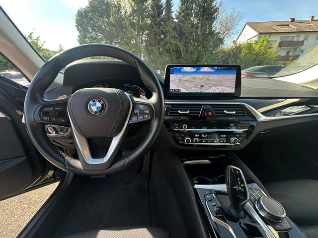 BMW 520 d Sports.LivePro.DrivAss.Kamera Sitzh.DAB 18 Bluetooth Navi LED Vollleder Klima PDC el. Fenster Ansicht 13 für Fahrzeugdetailseite