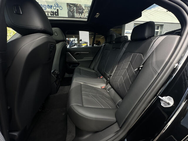 BMW 520 d M Sport PanoD.Standh.SuView.Sitzebl.ACC 20 Sportpaket Bluetooth HUD Navi LED Vollleder Klima St Ansicht 13 für Fahrzeugdetailseite