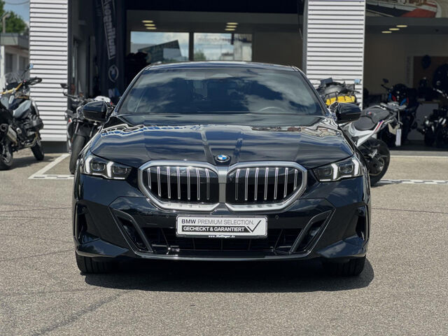 BMW 520 d M Sport PanoD.Standh.SuView.Sitzebl.ACC 20 Sportpaket Bluetooth HUD Navi LED Vollleder Klima St Ansicht 4 für Fahrzeugdetailseite