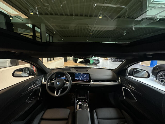 BMW iX2 xDrive30 M Sport Pro ACC PanoD. SurView. 20 Sportpaket Bluetooth HUD Navi LED Vollleder Klima St Ansicht 10 für Fahrzeugdetailseite