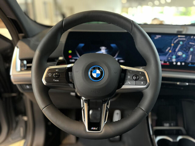 BMW iX2 xDrive30 M Sport Pro ACC PanoD. SurView. 20 Sportpaket Bluetooth HUD Navi LED Vollleder Klima St Ansicht 12 für Fahrzeugdetailseite