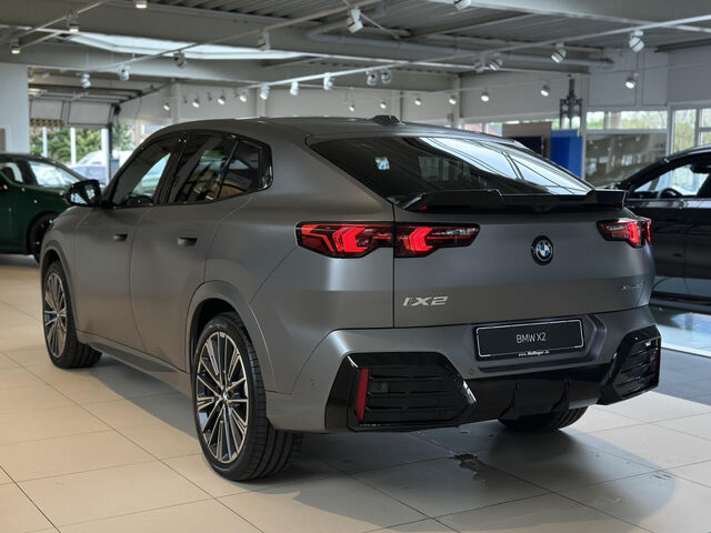 BMW iX2 xDrive30 M Sport Pro ACC PanoD. SurView. 20 Sportpaket Bluetooth HUD Navi LED Vollleder Klima St Ansicht 8 für Fahrzeugdetailseite