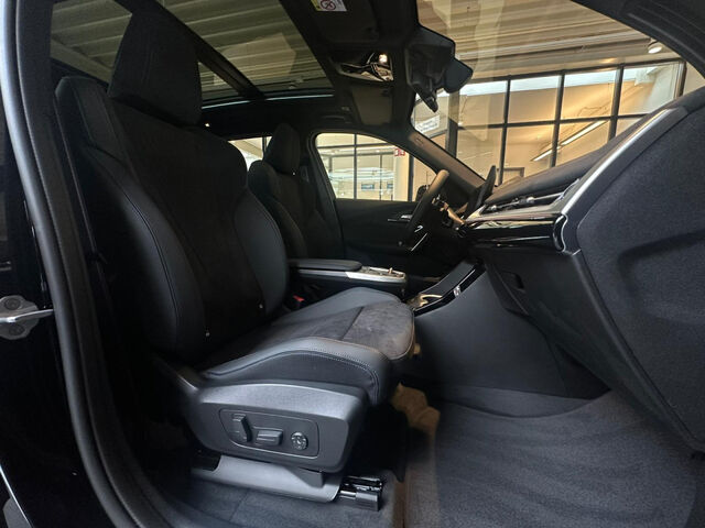 BMW X1 xD.30e M Sport Pro ACC Ha/Ka SurView. PanoD. Sportpaket Bluetooth HUD Navi LED Klima Standhzg PDC Ansicht 10 für Fahrzeugdetailseite