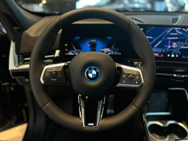 BMW X1 xD.30e M Sport Pro ACC Ha/Ka SurView. PanoD. Sportpaket Bluetooth HUD Navi LED Klima Standhzg PDC Ansicht 14 für Fahrzeugdetailseite
