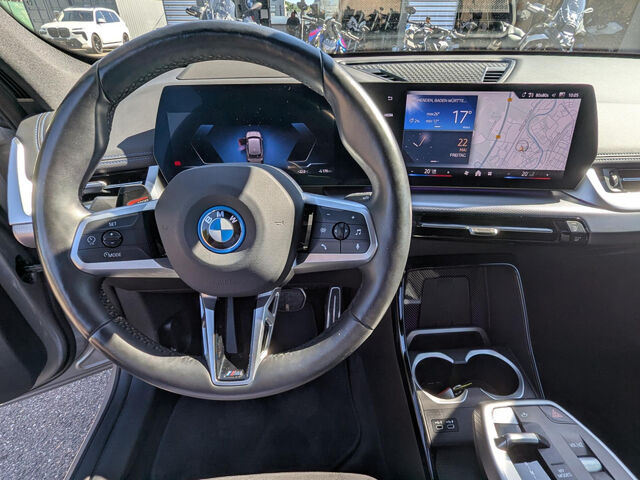 BMW iX1 e20 M Sport AktivS.HUD ACC SuView.Lenkradh. Sportpaket Bluetooth Navi LED Klima Standhzg PDC el. Ansicht 15 für Fahrzeugdetailseite