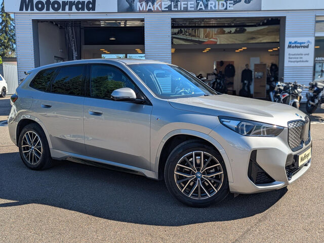BMW iX1 e20 M Sport AktivS.HUD ACC SuView.Lenkradh. Sportpaket Bluetooth Navi LED Klima Standhzg PDC el. Ansicht 4 für Fahrzeugdetailseite