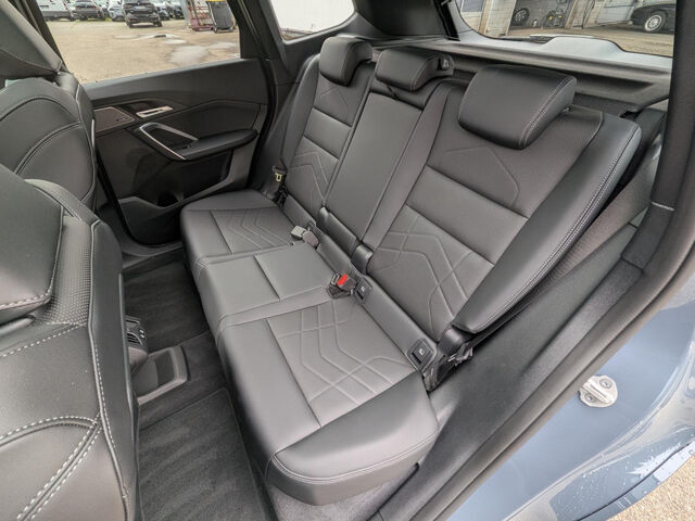 BMW X1 x30e M Sport PanoD.HUD ACC SurView Ha/Ka.19 Sportpaket Bluetooth Navi LED Vollleder Klima Standhz Ansicht 12 für Fahrzeugdetailseite