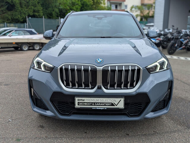 BMW X1 x30e M Sport PanoD.HUD ACC SurView Ha/Ka.19 Sportpaket Bluetooth Navi LED Vollleder Klima Standhz Ansicht 3 für Fahrzeugdetailseite