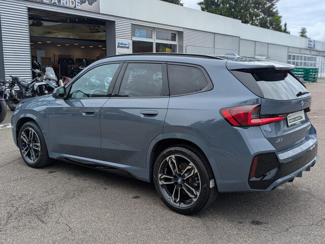 BMW X1 x30e M Sport PanoD.HUD ACC SurView Ha/Ka.19 Sportpaket Bluetooth Navi LED Vollleder Klima Standhz Ansicht 7 für Fahrzeugdetailseite