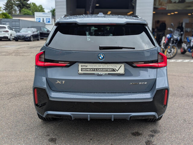 BMW X1 x30e M Sport PanoD.HUD ACC SurView Ha/Ka.19 Sportpaket Bluetooth Navi LED Vollleder Klima Standhz Ansicht 8 für Fahrzeugdetailseite