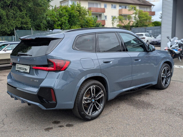 BMW X1 x30e M Sport PanoD.HUD ACC SurView Ha/Ka.19 Sportpaket Bluetooth Navi LED Vollleder Klima Standhz Ansicht 9 für Fahrzeugdetailseite