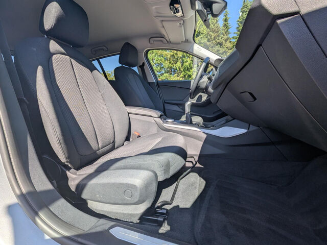 BMW 118 i Advantage LED Live-Prof. DAB Tempomat 17 Bluetooth Navi Klima PDC el. Fenster Ansicht 11 für Fahrzeugdetailseite
