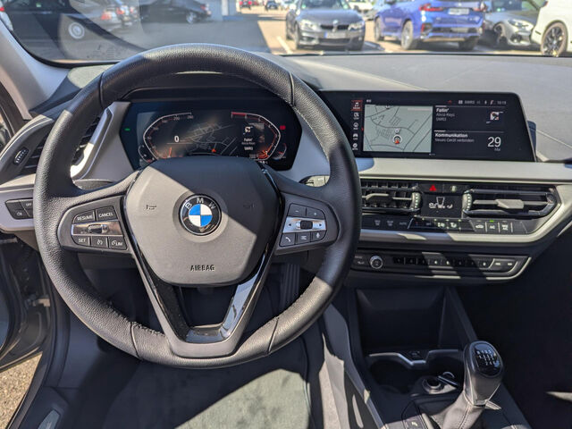 BMW 118 i Advantage LED Live-Prof. DAB Tempomat 17 Bluetooth Navi Klima PDC el. Fenster Ansicht 15 für Fahrzeugdetailseite