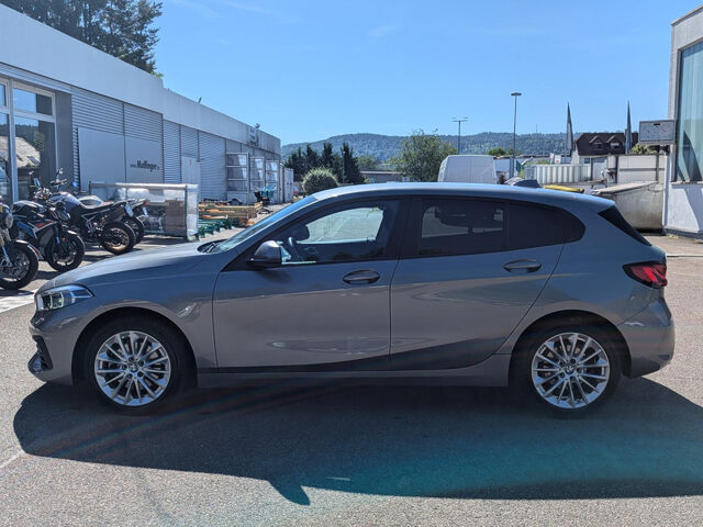 BMW 118 i Advantage LED Live-Prof. DAB Tempomat 17 Bluetooth Navi Klima PDC el. Fenster Ansicht 6 für Fahrzeugdetailseite