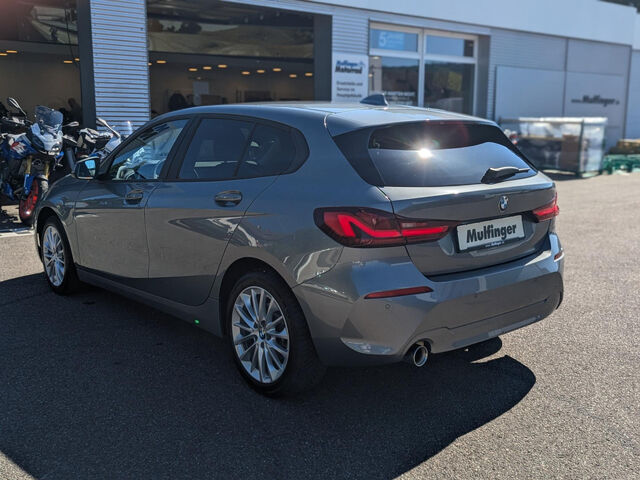 BMW 118 i Advantage LED Live-Prof. DAB Tempomat 17 Bluetooth Navi Klima PDC el. Fenster Ansicht 7 für Fahrzeugdetailseite