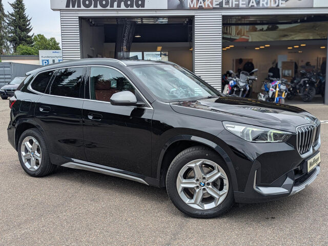 BMW X1 xDrive20d Sports.HUD SurView.KomfZug AHK 18 Bluetooth Navi LED Klima PDC el. Fenster Ansicht 4 für Fahrzeugdetailseite