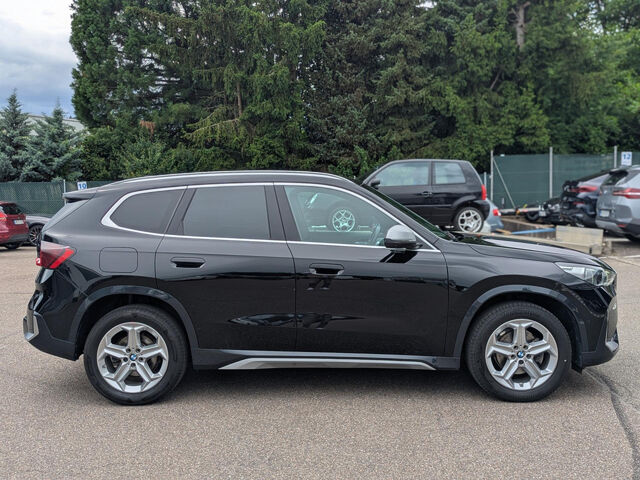 BMW X1 xDrive20d Sports.HUD SurView.KomfZug AHK 18 Bluetooth Navi LED Klima PDC el. Fenster Ansicht 5 für Fahrzeugdetailseite