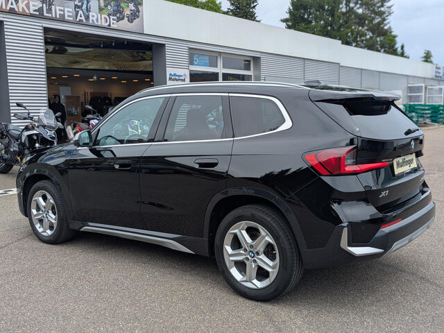 BMW X1 xDrive20d Sports.HUD SurView.KomfZug AHK 18 Bluetooth Navi LED Klima PDC el. Fenster Ansicht 7 für Fahrzeugdetailseite