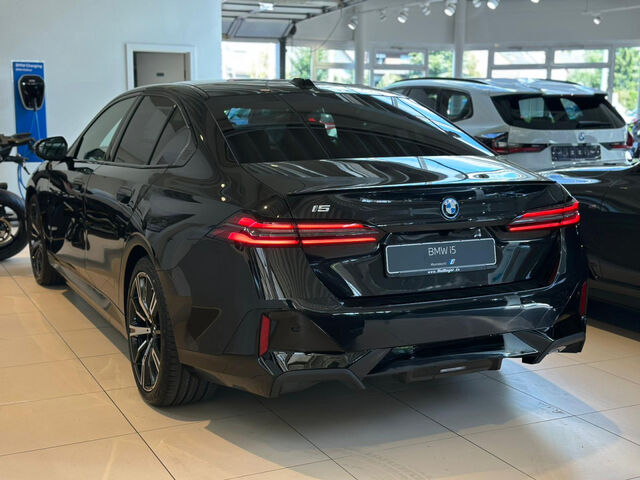 BMW i5 xD.40 M Sport Pro Bowers Sitzbel. SurView. 20 Sportpaket Bluetooth HUD Navi LED Klima Aktivlenkun Ansicht 5 für Fahrzeugdetailseite