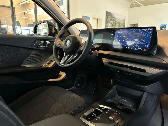 BMW 116 Ad. LED Premiumpak. Driving Assistant RFK 17 Bluetooth Navi Klima PDC el. Fenster Ansicht 10 für Fahrzeugdetailseite