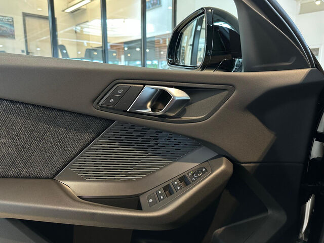 BMW 116 Ad. LED Premiumpak. Driving Assistant RFK 17 Bluetooth Navi Klima PDC el. Fenster Ansicht 14 für Fahrzeugdetailseite