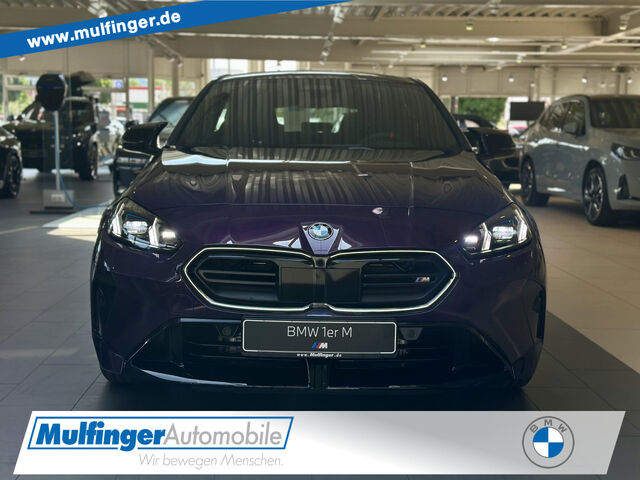 BMW M135 xD. HUD ACC AHK SurView. PanoD. Ha/Ka 19 Sportpaket Bluetooth Navi LED Klima PDC el. Fenster Ansicht 1 für Fahrzeugdetailseite