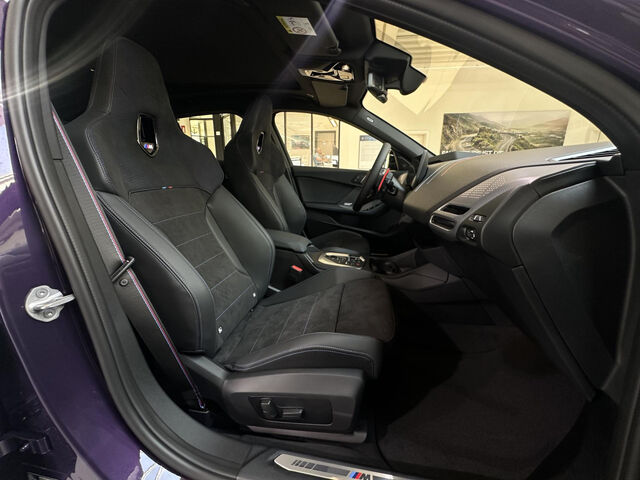 BMW M135 xD. HUD ACC AHK SurView. PanoD. Ha/Ka 19 Sportpaket Bluetooth Navi LED Klima PDC el. Fenster Ansicht 10 für Fahrzeugdetailseite
