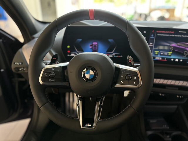 BMW M135 xD. HUD ACC AHK SurView. PanoD. Ha/Ka 19 Sportpaket Bluetooth Navi LED Klima PDC el. Fenster Ansicht 12 für Fahrzeugdetailseite