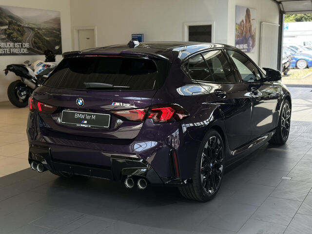 BMW M135 xD. HUD ACC AHK SurView. PanoD. Ha/Ka 19 Sportpaket Bluetooth Navi LED Klima PDC el. Fenster Ansicht 7 für Fahrzeugdetailseite
