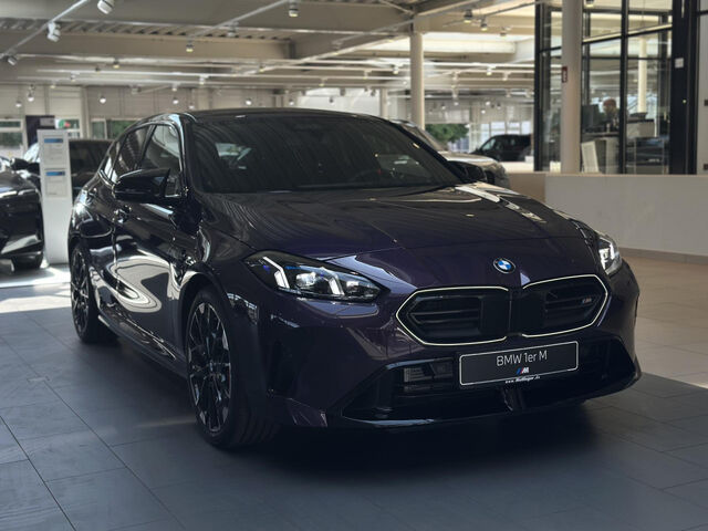 BMW M135 xD. HUD ACC AHK SurView. PanoD. Ha/Ka 19 Sportpaket Bluetooth Navi LED Klima PDC el. Fenster Ansicht 8 für Fahrzeugdetailseite