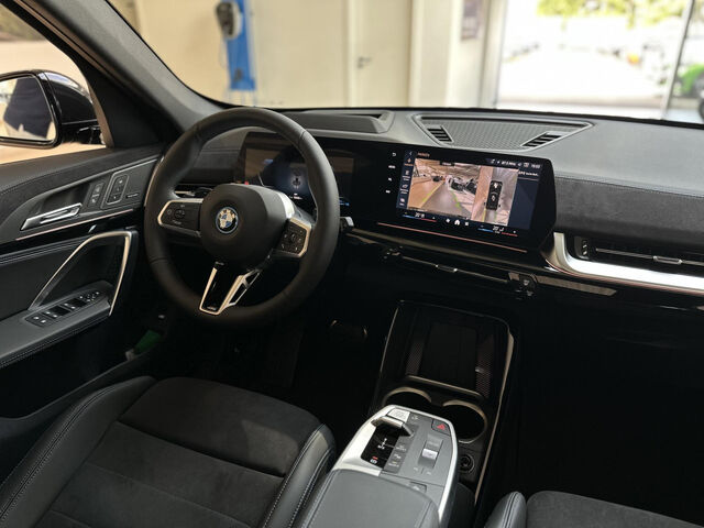 BMW X1 xDrive30e M Sport Pro AHK HUD ACC Ha/Ka 20 Sportpaket Bluetooth Navi LED Klima Standhzg PDC el. F Ansicht 11 für Fahrzeugdetailseite