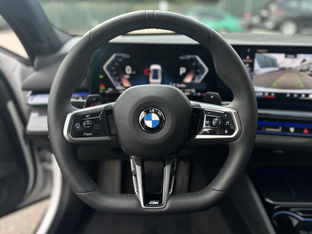 BMW 540 d xDr.M Sport Pro AutobahnAss.PanoD.B&W.21 Sportpaket Bluetooth HUD Navi LED Vollleder Klima PDC Ansicht 14 für Fahrzeugdetailseite